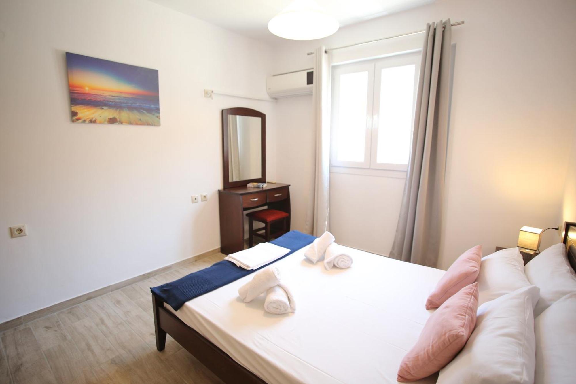 Cozy Apartments In City'S Suburbs Лефкада Екстериор снимка