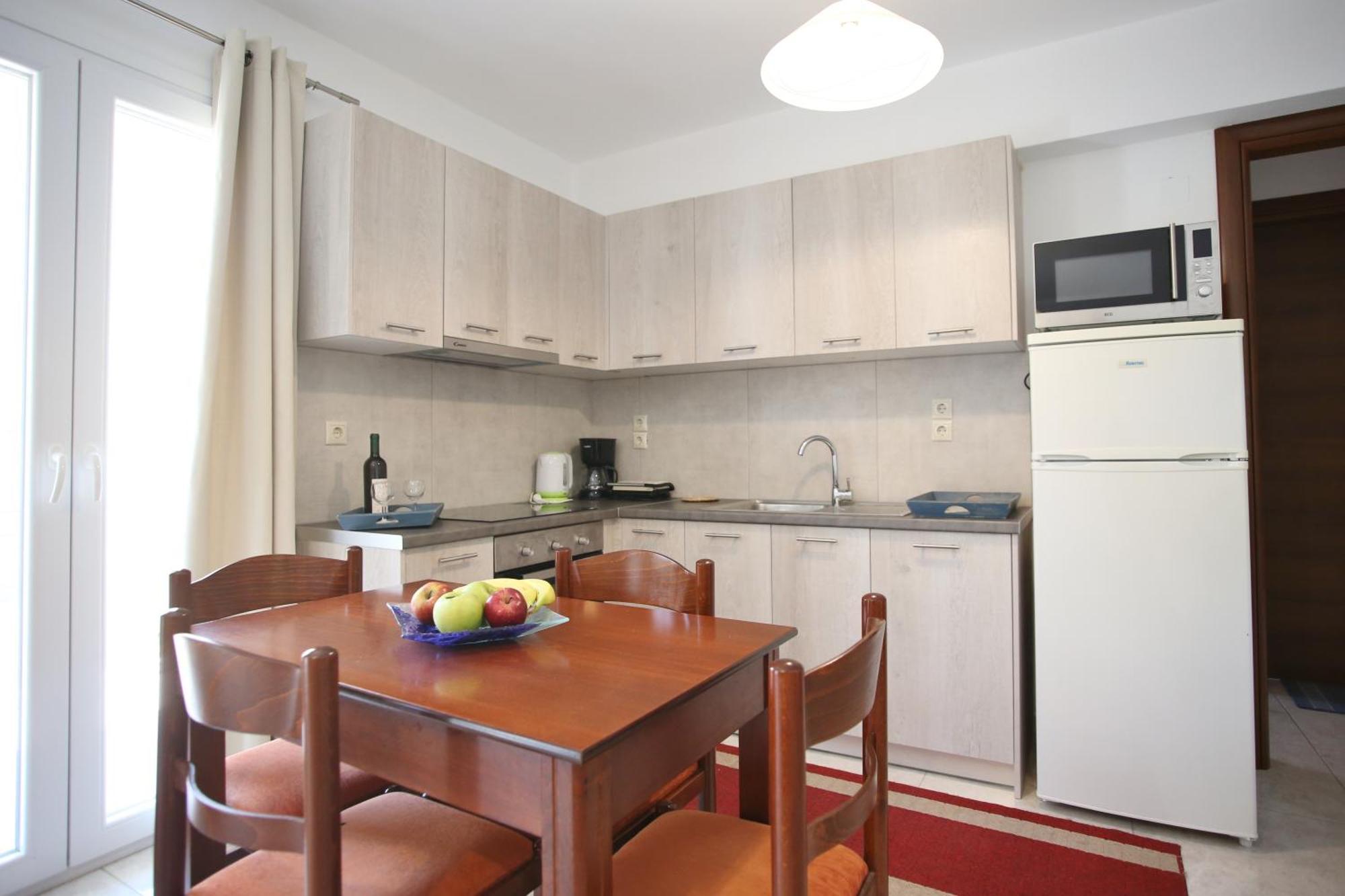 Cozy Apartments In City'S Suburbs Лефкада Екстериор снимка