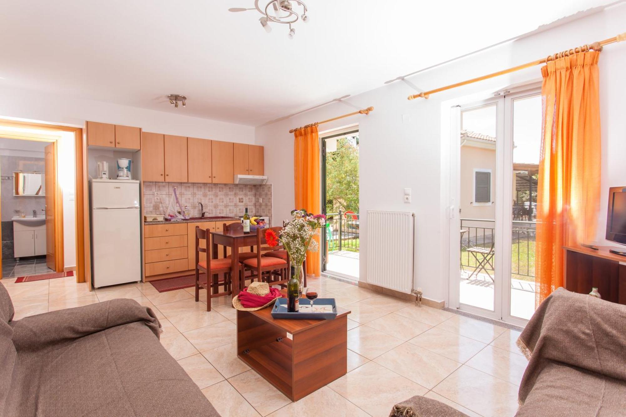 Cozy Apartments In City'S Suburbs Лефкада Екстериор снимка